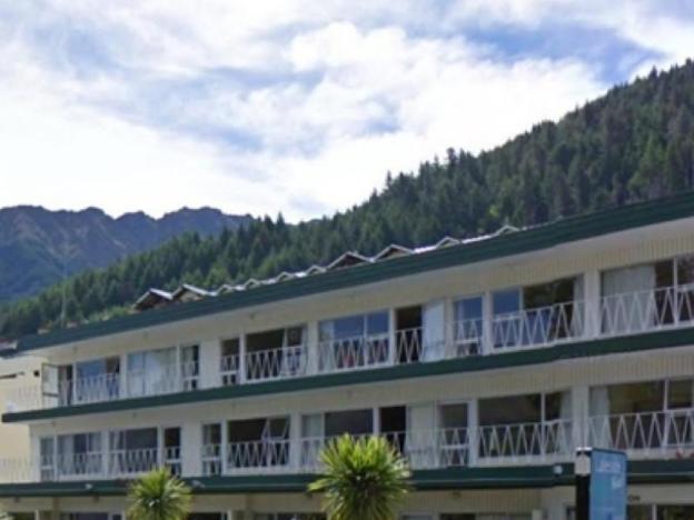 lakeside motel queenstown