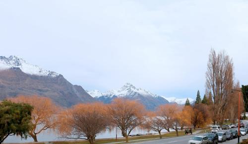 lakeside motel queenstown