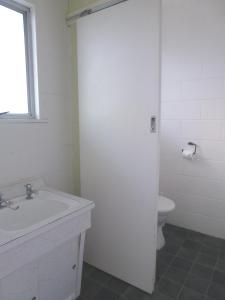 lakeside motel queenstown