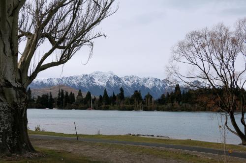lakeside motel queenstown