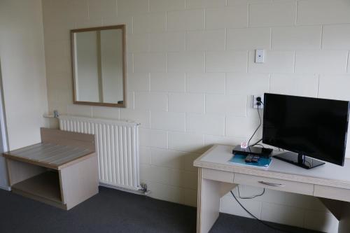 lakeside motel queenstown