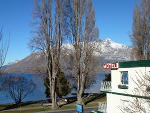 lakeside motel queenstown