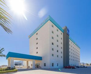 hotel aeropuerto los cabos