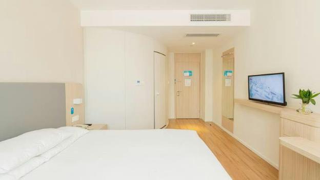 hanting hotel shanghai pusan road metro station