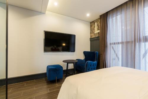 the may hotel