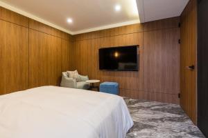 the may hotel
