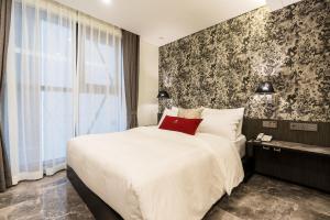 the may hotel