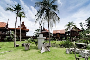 maikaew damnoen resort