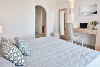santorini palace