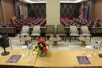 the belagri hotel and convention