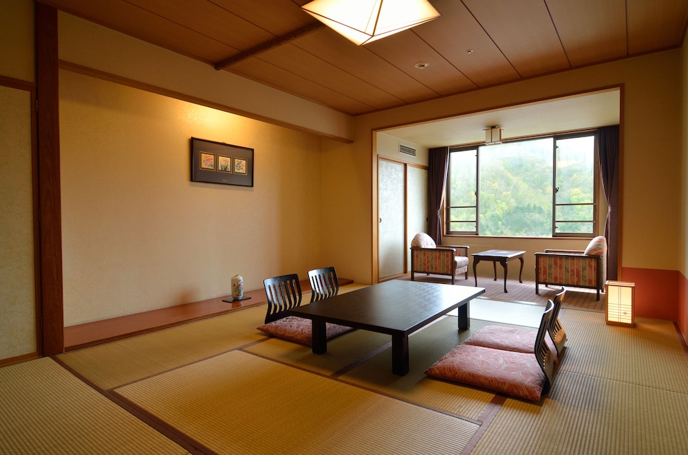 jozankei manseikaku hotel milione