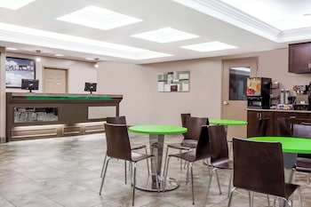 super 8 by wyndham saskatoon near saskatoon airport