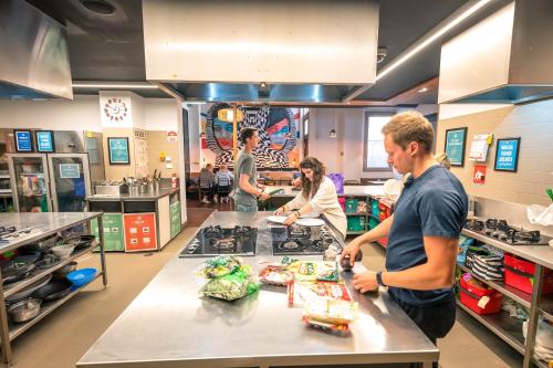 yha melbourne central