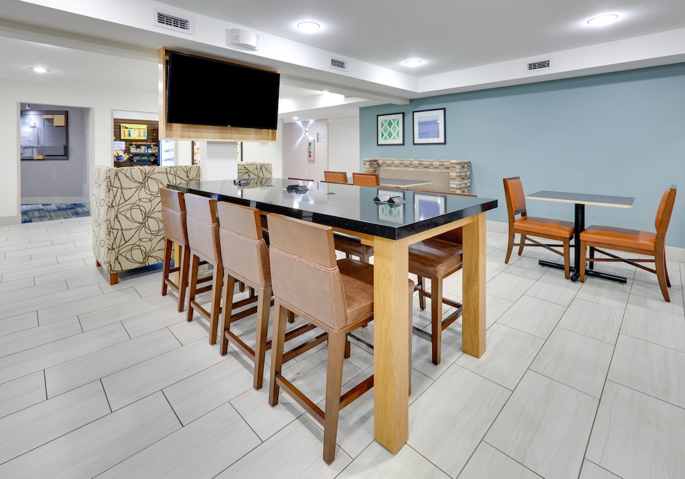 holiday inn express hotel and suites scottsbluff gering by ihg