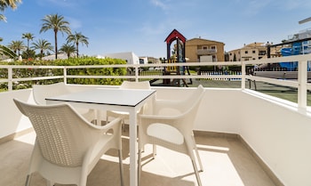 hoposa hotel and apartments villaconcha