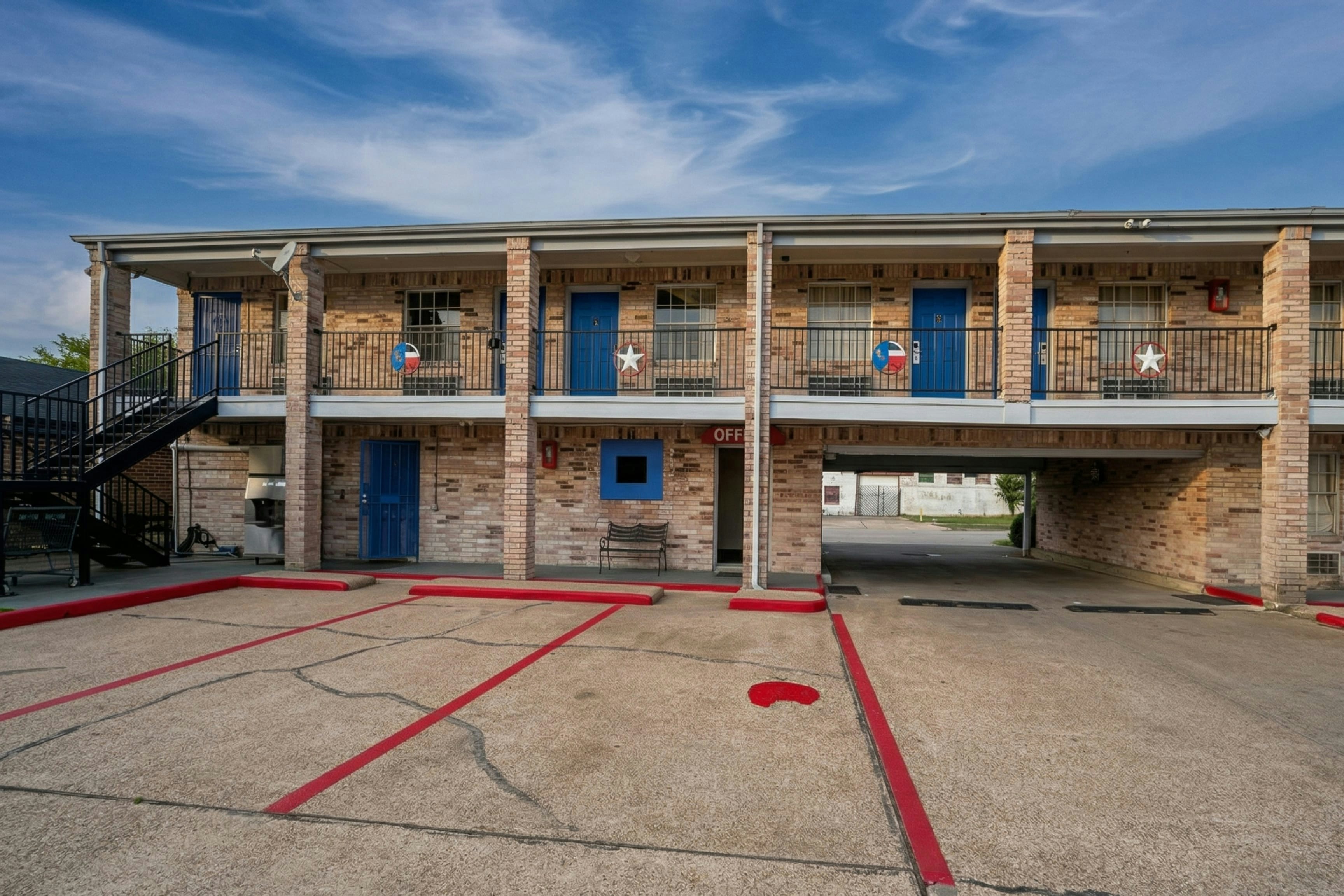 golden motel near houston medical center