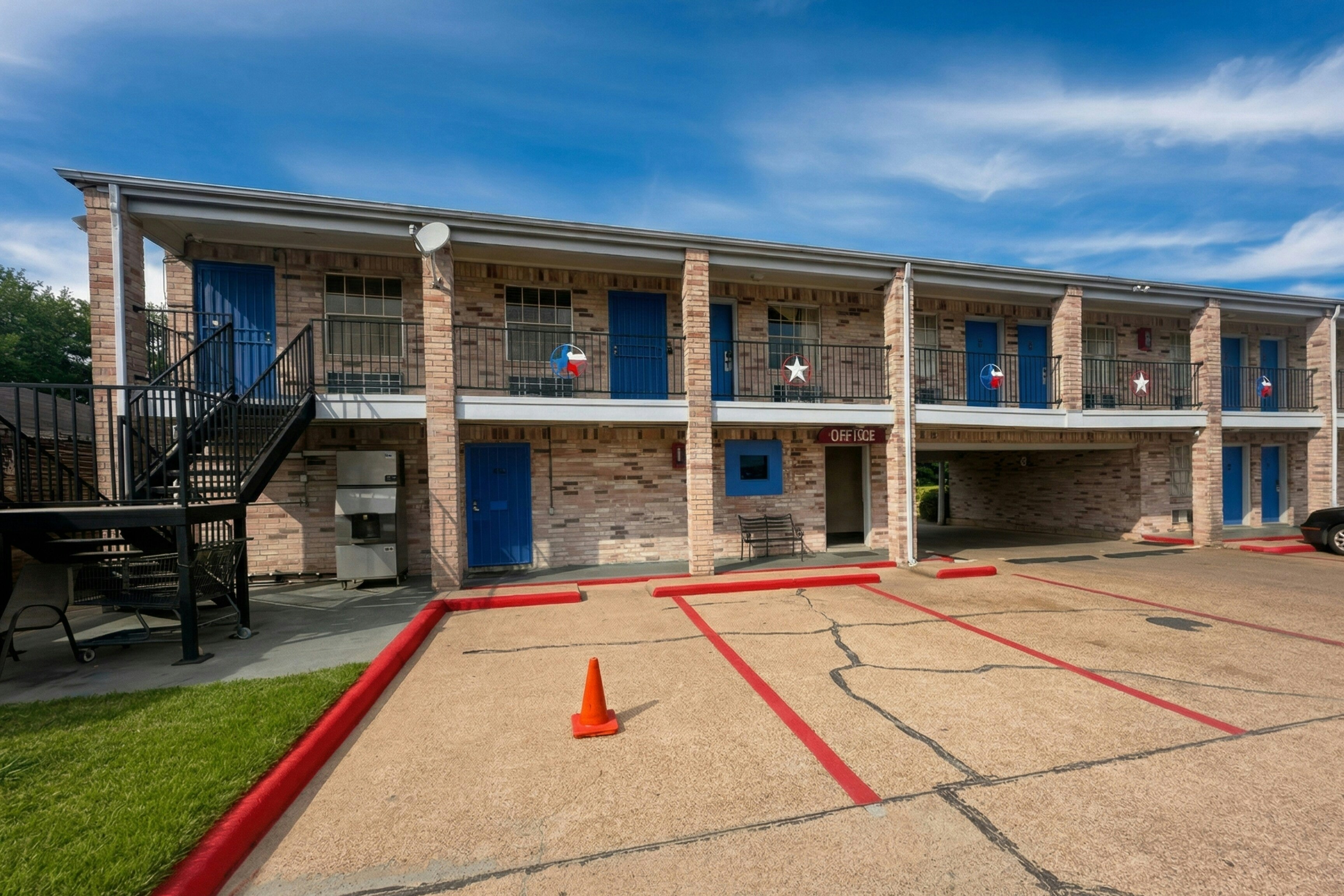 golden motel near houston medical center