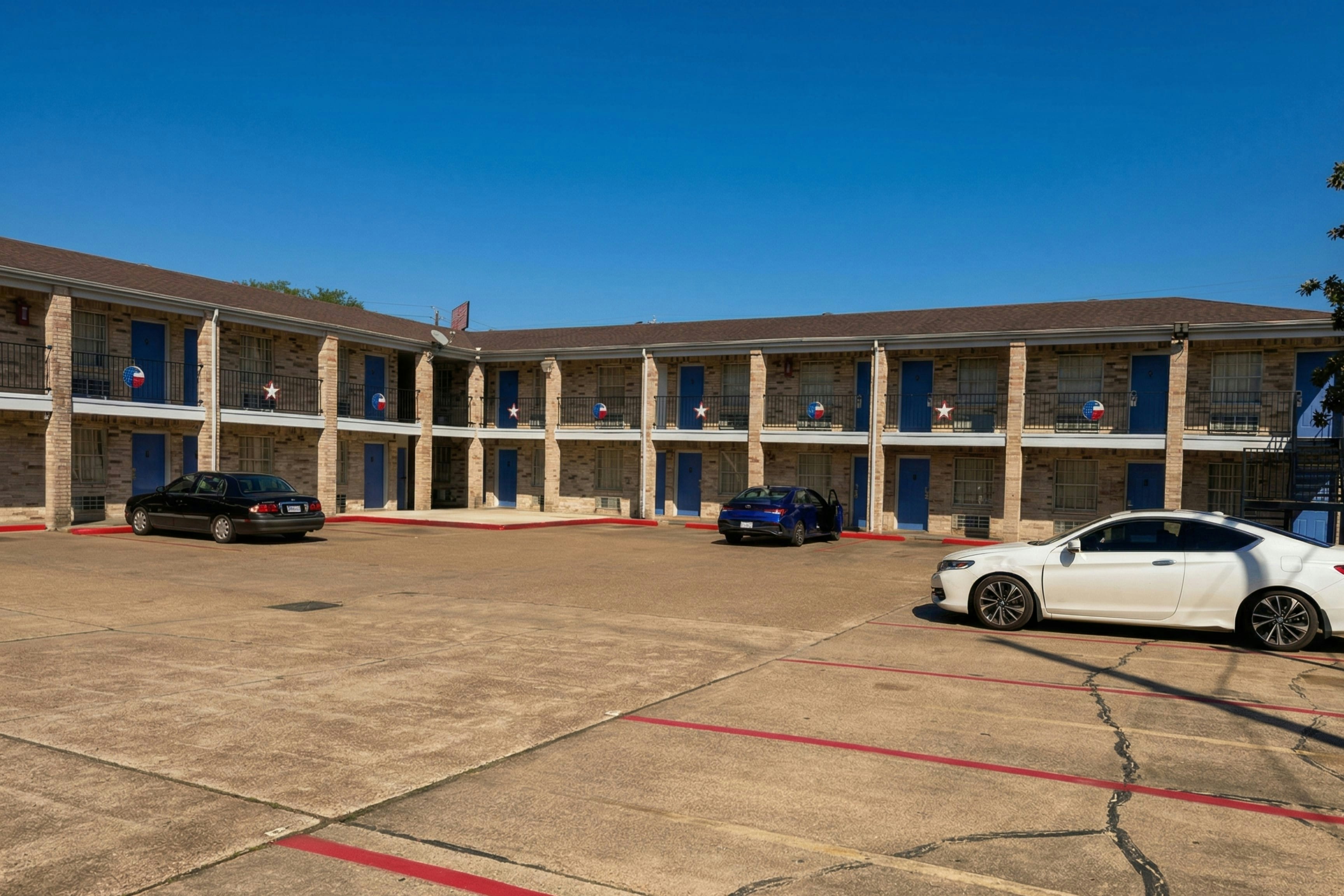 golden motel near houston medical center