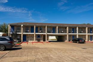 golden motel near houston medical center