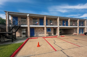 golden motel near houston medical center