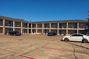 golden motel near houston medical center