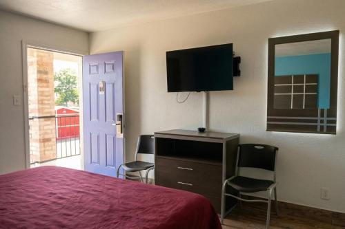 golden motel near houston medical center