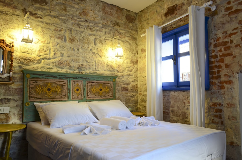 cunda mavi otel adults only