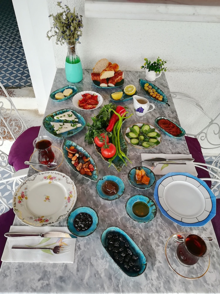 cunda mavi otel adults only