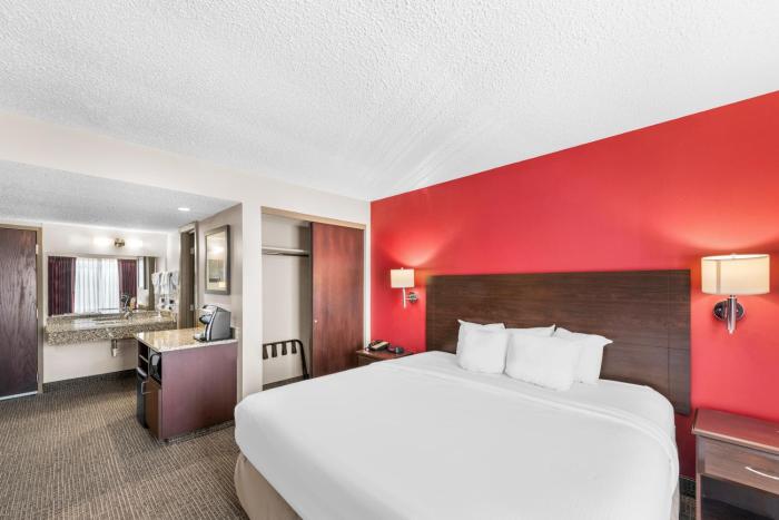rivers edge convention center