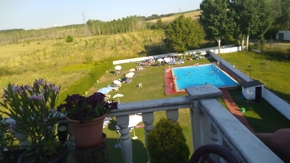 hotel la alegria