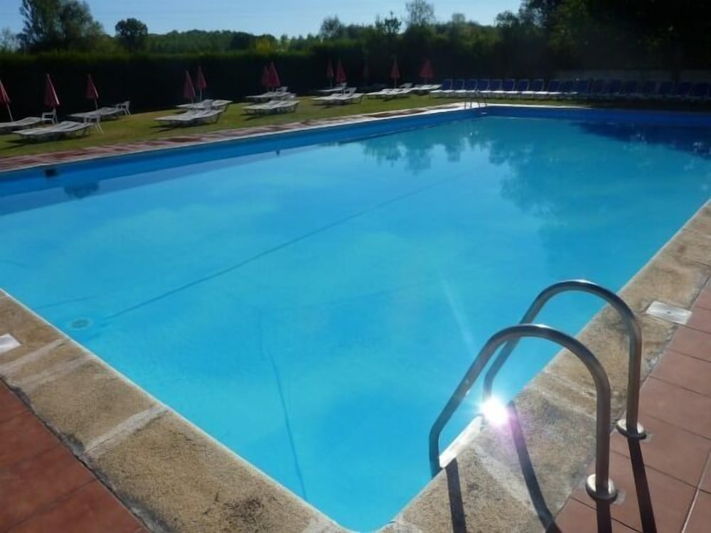 hotel la alegria