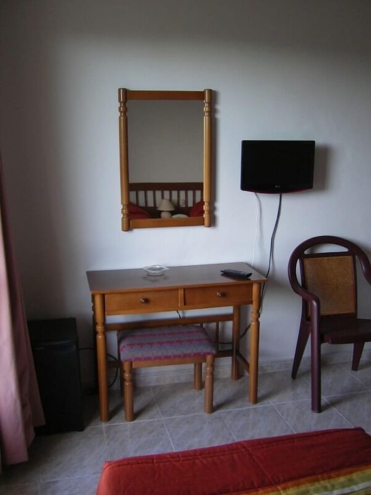 hotel la alegria