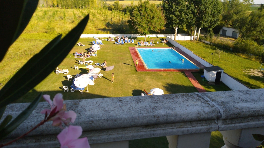 hotel la alegria