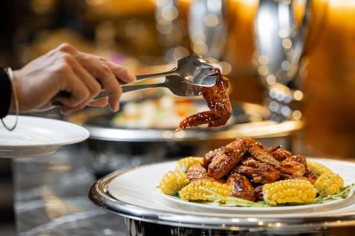 kindness hotel kaohsiung main station