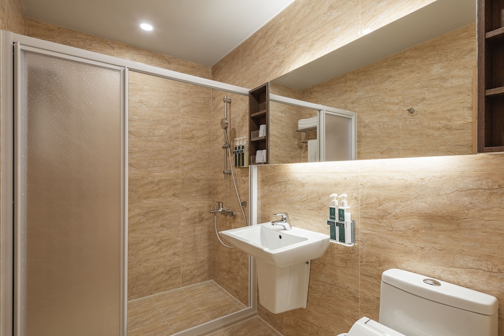 kindness hotel kaohsiung main station