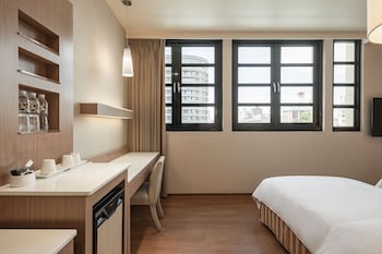 kindness hotel kaohsiung main station