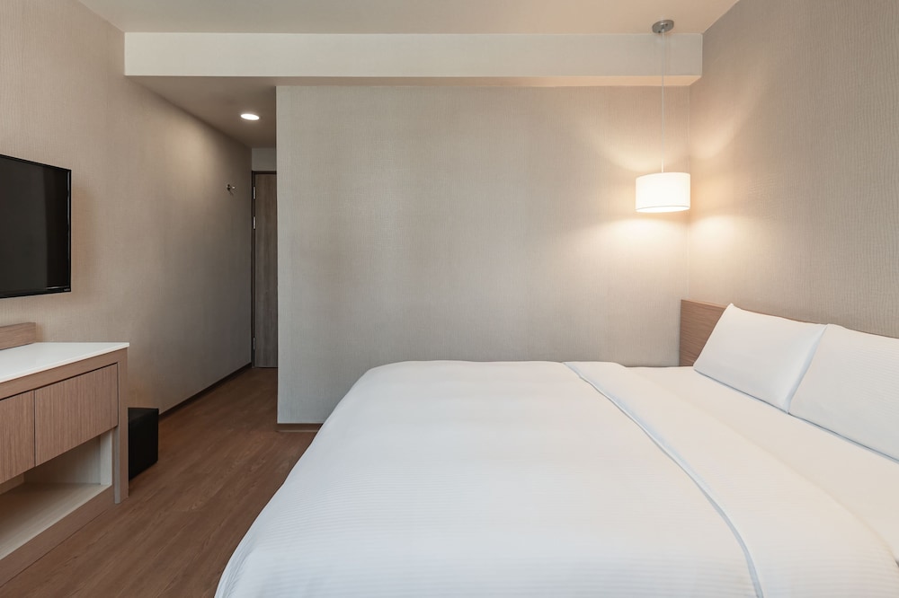 kindness hotel kaohsiung main station