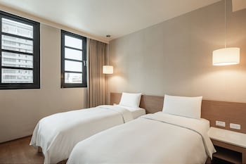 kindness hotel kaohsiung main station