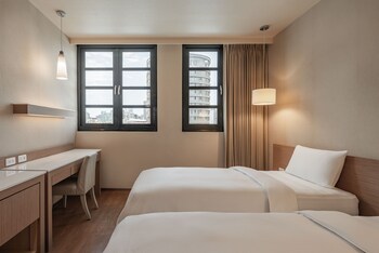 kindness hotel kaohsiung main station