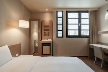 kindness hotel kaohsiung main station