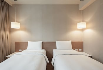 kindness hotel kaohsiung main station