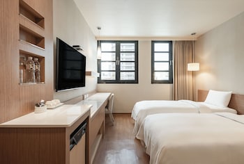 kindness hotel kaohsiung main station