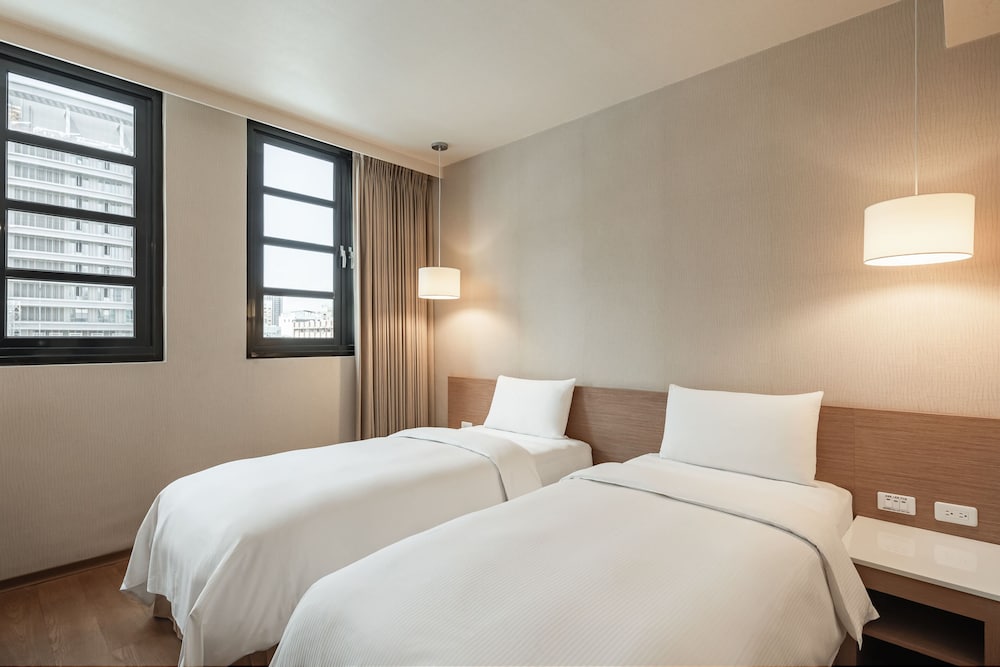 kindness hotel kaohsiung main station