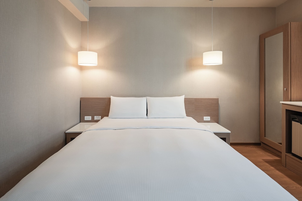 kindness hotel kaohsiung main station