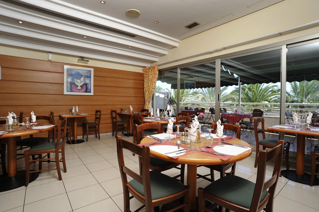 travelodge alicante puerto