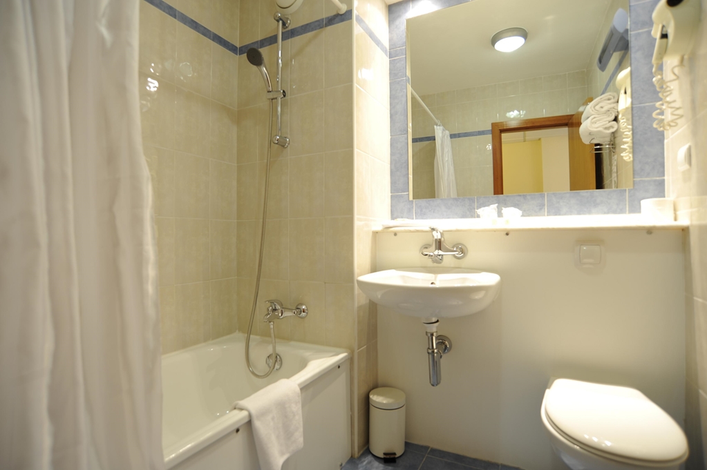 travelodge alicante puerto