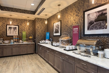 hampton inn and suites grand rapids downtown