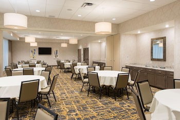 hampton inn and suites grand rapids downtown