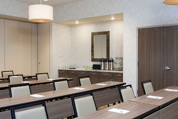 hampton inn and suites grand rapids downtown