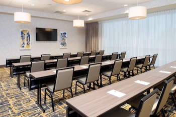 hampton inn and suites grand rapids downtown
